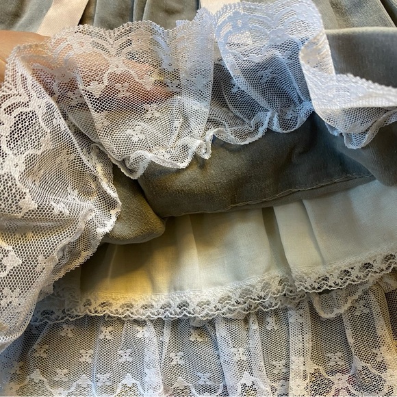 Vintage 1980s Grey Velvet Floral Lace Dress - Picture 5 of 6